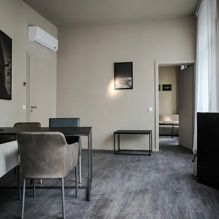 Chrome Otel